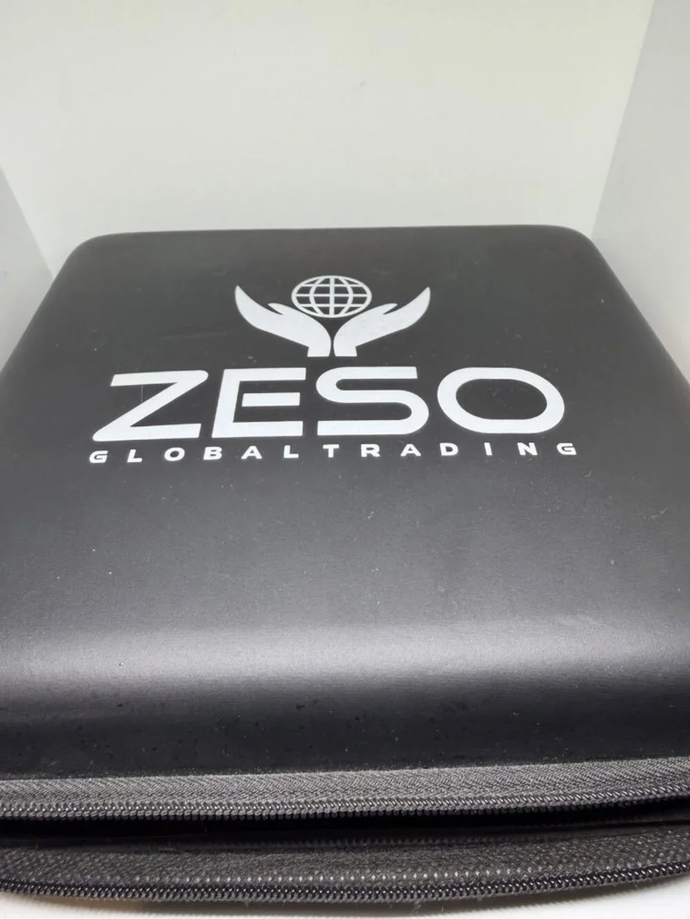 Zeso Smartphone Camera Lens Kit .45X Lens, 15X macro Lens, Tripod, Remote